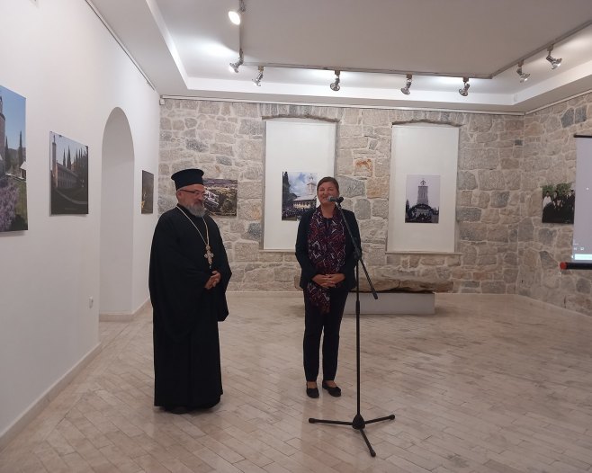 Требиње - отворена изложба фотографија "Васкрс манастира Житомислић" Требиње - отворена изложба фотографија "Васкрс манастира Житомислић" - Фото: СРНА