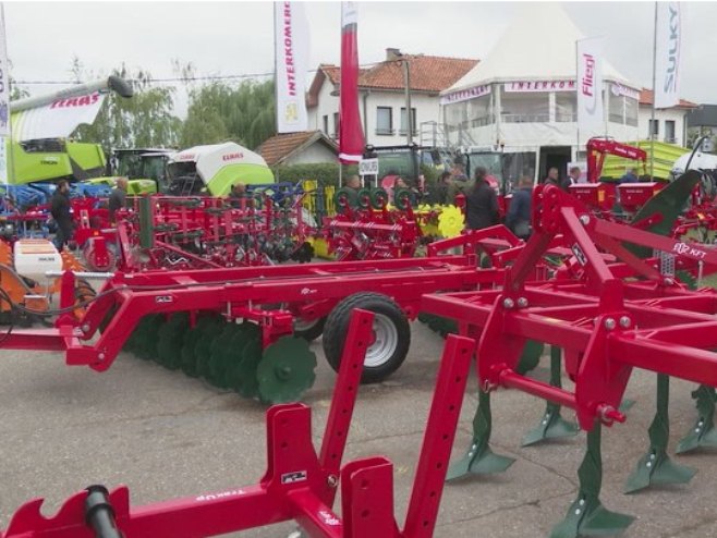 Механизација - Фото: РТРС