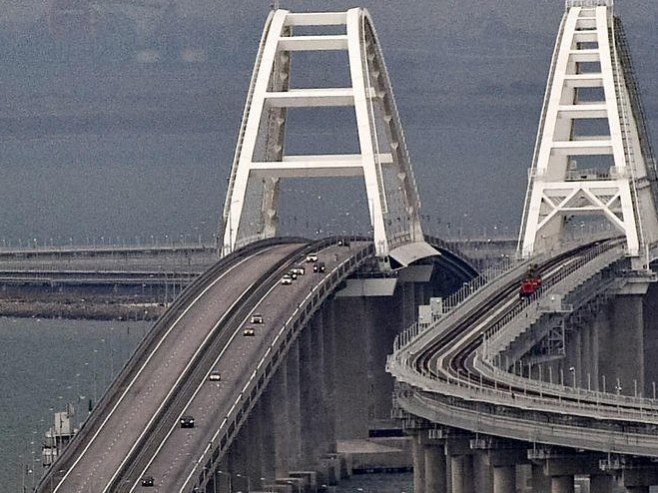 Кримски мост (Фото: EPA/STRINGER) - 