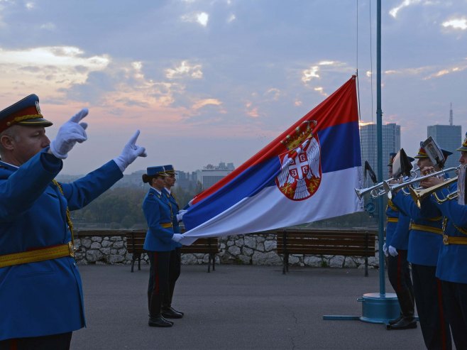 Intoniranje himne povodom Dana primirja (Foto: TANJUG/ MINISTARSTVO ODBRANE/ GORAN STANKOVIC/bs) 