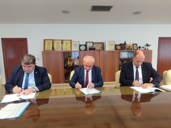 Potpisivanje Ugovora  (Foto: Ministarstvo energetike) - 