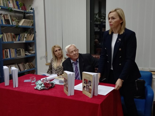 Промоција књиге "Мале збирке великих промисли" Промоција књиге "Мале збирке великих промисли" - Фото: СРНА