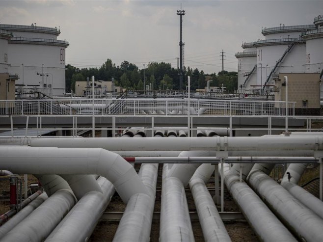 Нафтовод (Фото: EPA-EFE/MARTIN DIVISEK) Нафтовод (Фото: EPA-EFE/MARTIN DIVISEK) -