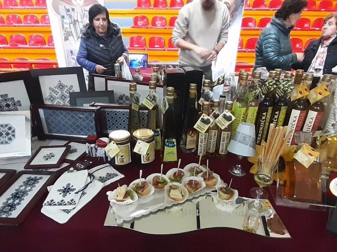 Аранђеловдански вашар у Мркоњић Граду Аранђеловдански вашар у Мркоњић Граду - Фото: СРНА