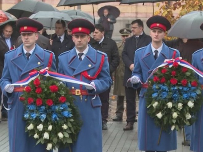 Полагање вијенаца Полагање вијенаца - Фото: РТРС