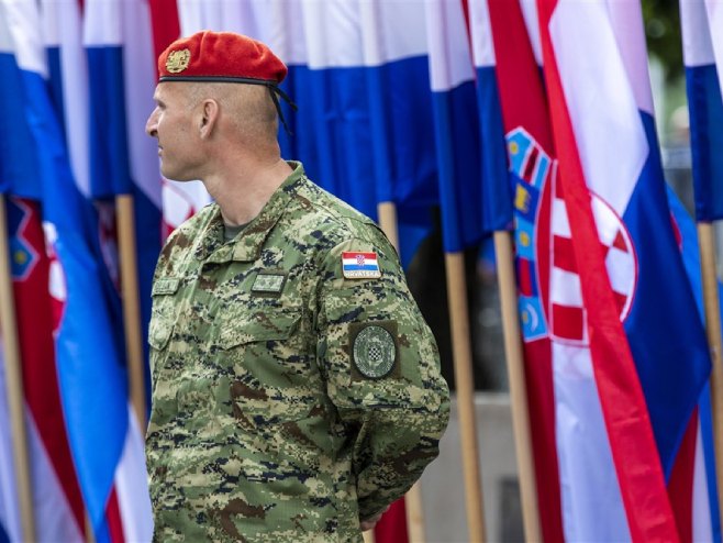 Хрватски војник (Фото: EPA-EFE/MIROSLAV LELAS, илустрација) - 