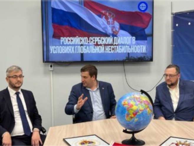 Нижњи Новгород: Јавна дискусија о руско - српском дијалогу (Фото: Уступљена фотографија) Нижњи Новгород: Јавна дискусија о руско - српском дијалогу (Фото: Уступљена фотографија) -