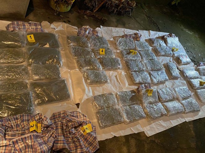 Заплијењено 80 килограма марихуане у Нишу (Фото: МУП Србије) - 