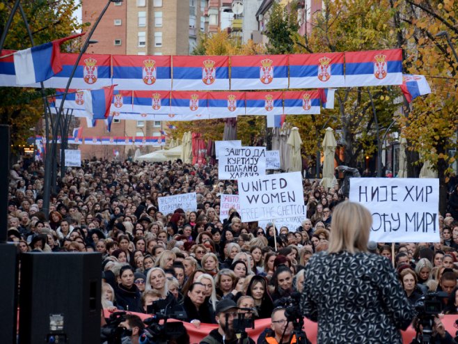Протест српских мајки у Косовској Митровици (Фото: Танјуг/ Иван Радуловић) 