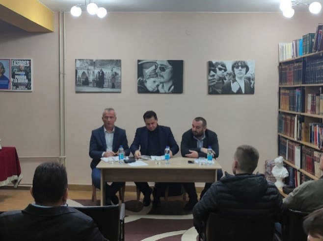 Пројекат "Добри потомци су добри преци" представљен у Прњавору Пројекат "Добри потомци су добри преци" представљен у Прњавору - Фото: РТРС