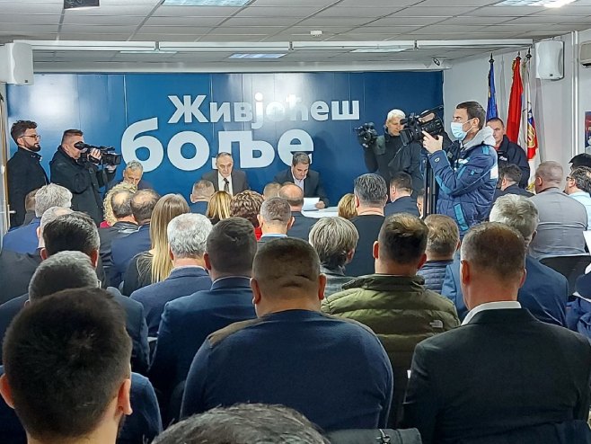Главни одбор СДС-а Главни одбор СДС-а - Фото: РТРС