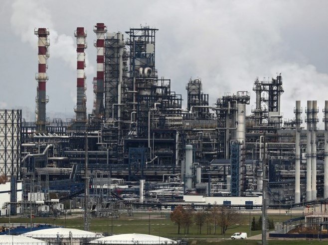 Производња нафте у Русији (Фото: EPA/MAXIM SHIPENKOV) Производња нафте у Русији (Фото: EPA/MAXIM SHIPENKOV) -