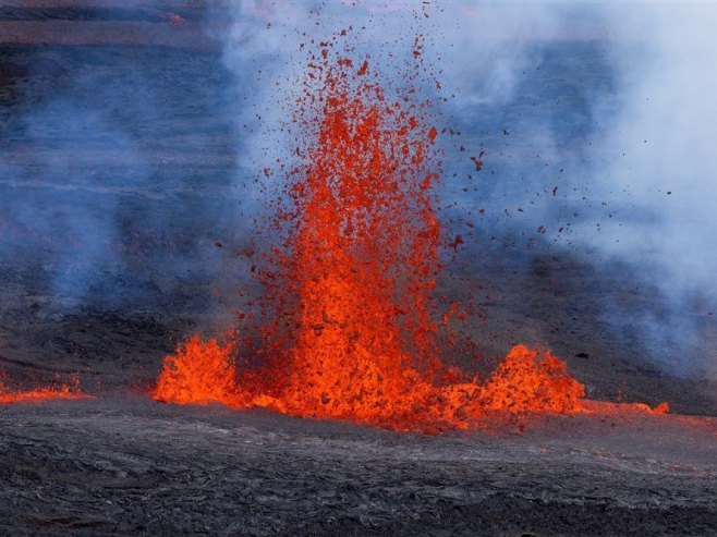 ФОТО: EPA-EFE/BRUCE OMORI / PARADISE HELICOPTERS