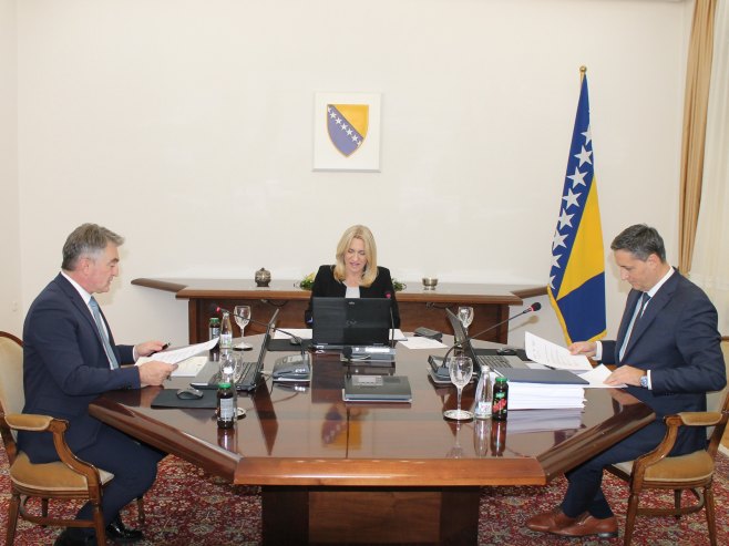 Предсједништво БиХ Предсједништво БиХ - Фото: www.predsjednistvobih.ba