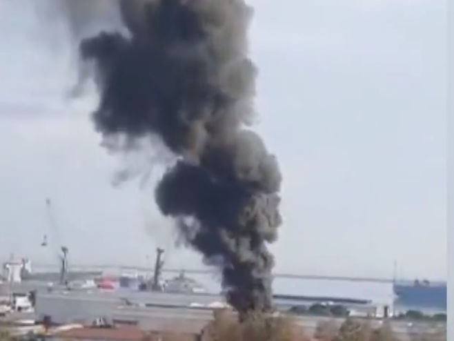 Експлозија у турској луци (Фото: Screenshot/twitter.com/AnkaraMasasi) - 