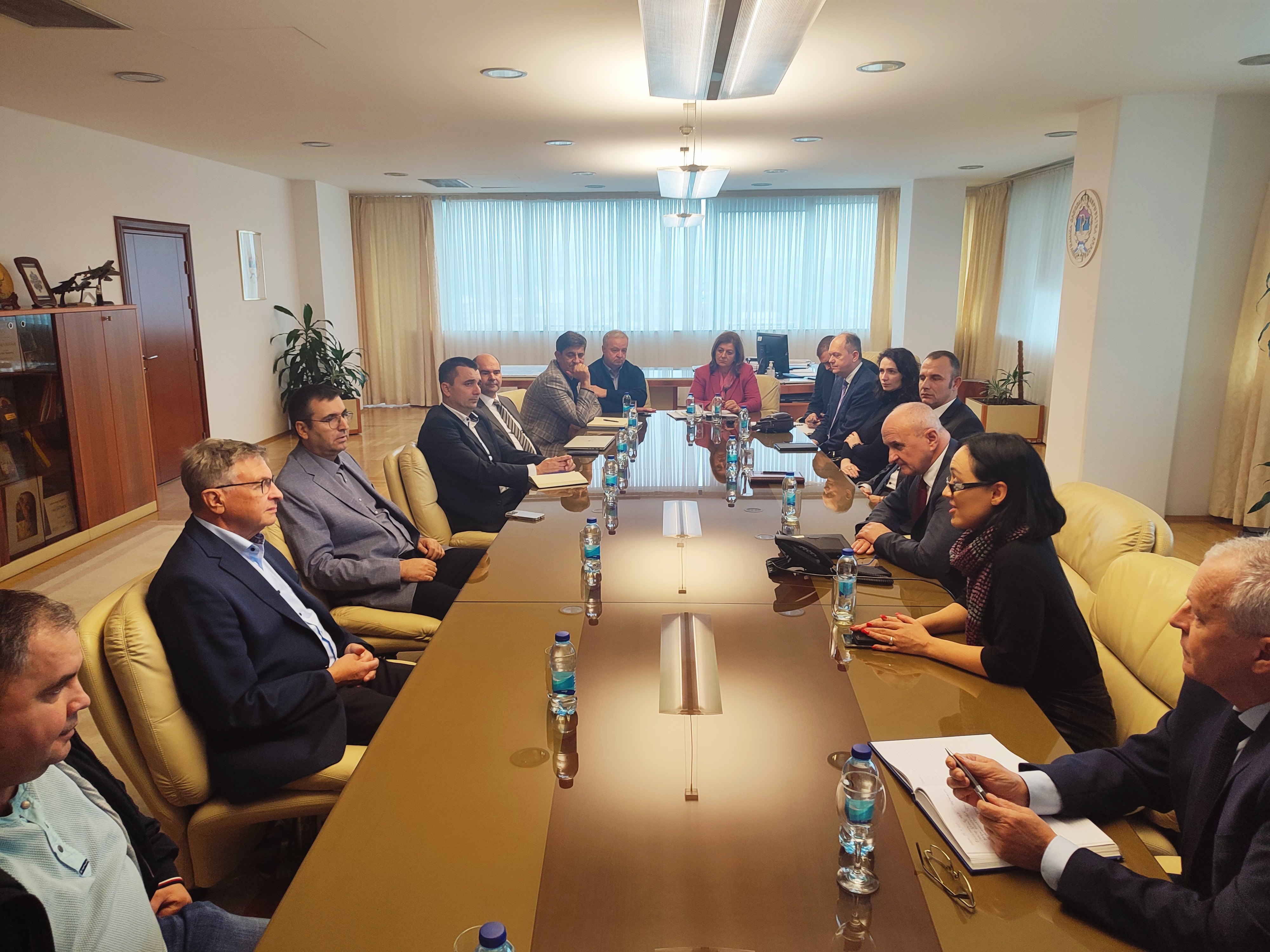 Петар Ђокић са представницима норвешке компаније "Емерџи" Петар Ђокић са представницима норвешке компаније "Емерџи" - Фото: СРНА