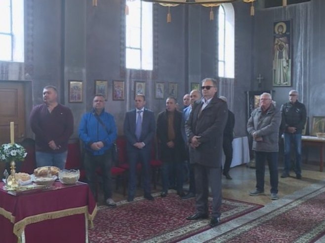 Литургија у Храму Светог великомученика Димитрија у Окучанима Литургија у Храму Светог великомученика Димитрија у Окучанима - Фото: РТРС