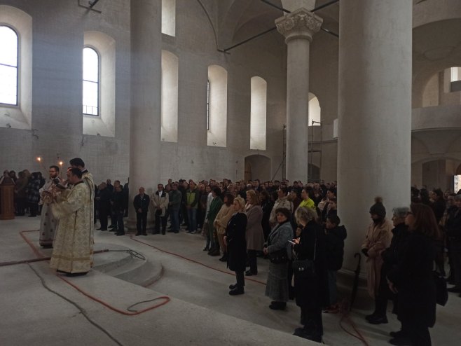   OPIS: Liturgija u sabornom hramu u Mostaru (Foto: RTRS)