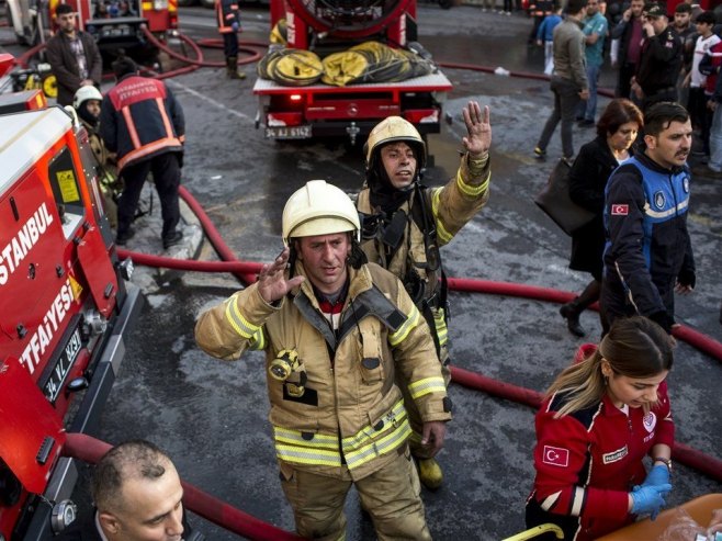 Пожар у Истанбулу (Фото архив: EPA-EFE/SEDAT SUNA) - 