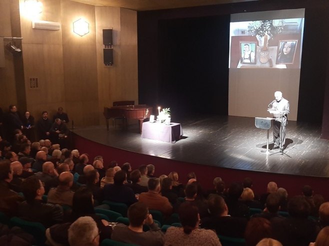 Комеморација Араманди и његовој кћерки Комеморација Араманди и његовој кћерки - Фото: РТРС