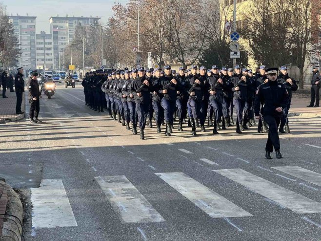 Проба свечаног дефилеа - Фото: РТРС