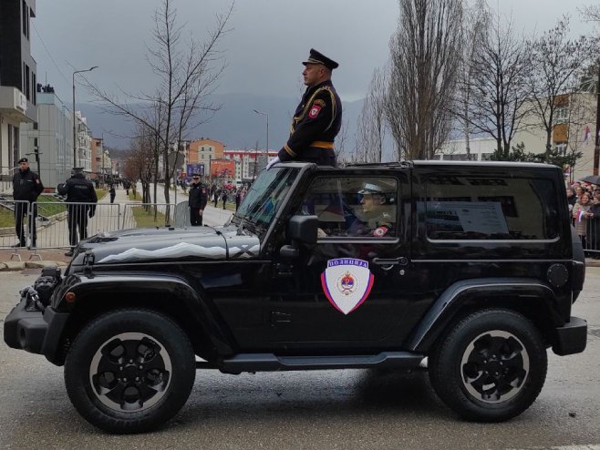 Svečani defile (Foto: RTRS)