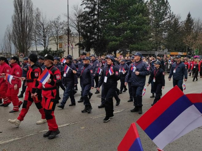 Свечани дефиле у Источном Сарајеву (Фото: РТРС)