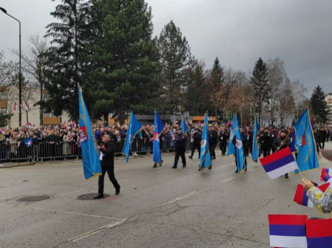 Svečani defile (Foto: RTRS)