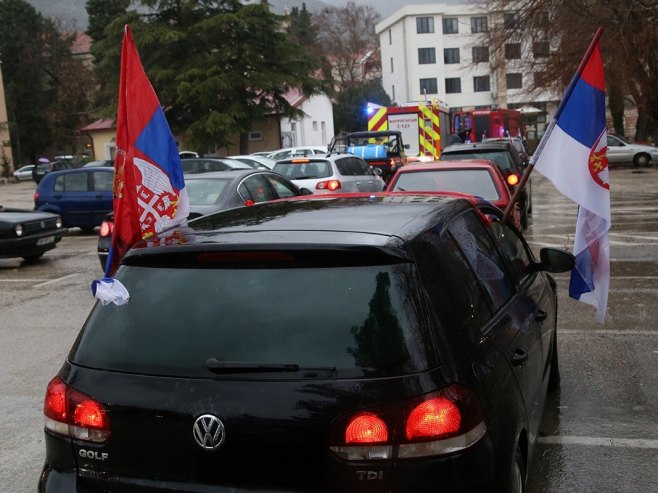 Требиње: Свечани дефиле возила - Фото: СРНА