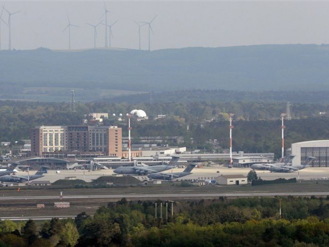 Ваздухополовна база Рамштајн (Фото: EPA-EFE/RONALD WITTEK) - 