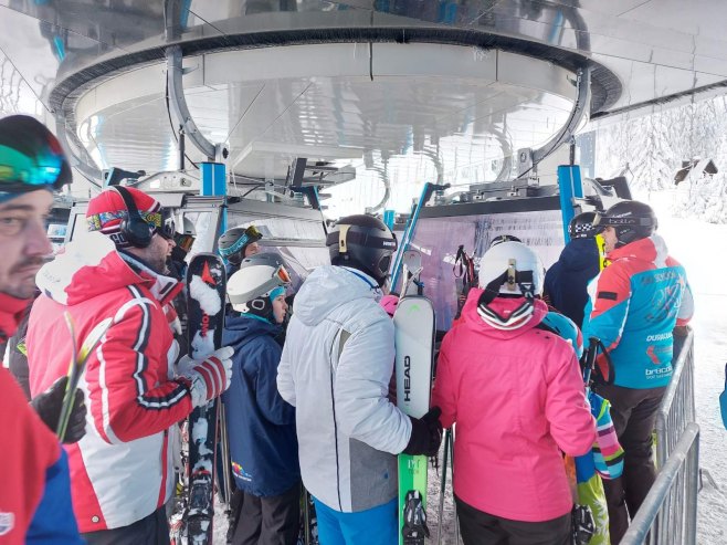 На Јахорини почела претпродаја ски карата са 10 одсто попуста