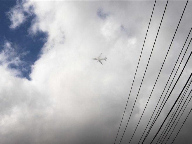 Авион (Фото: EPA-EFE/JUSTIN LANE/илустрација) - 