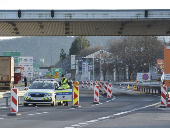Полиција Словеније (Фото: EPA-EFE/MICOL BRUSAFERRO) - 