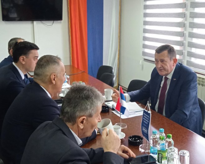 Министар Војин Митровић посјетио компанију Орао Министар Војин Митровић посјетио компанију Орао - Фото: СРНА