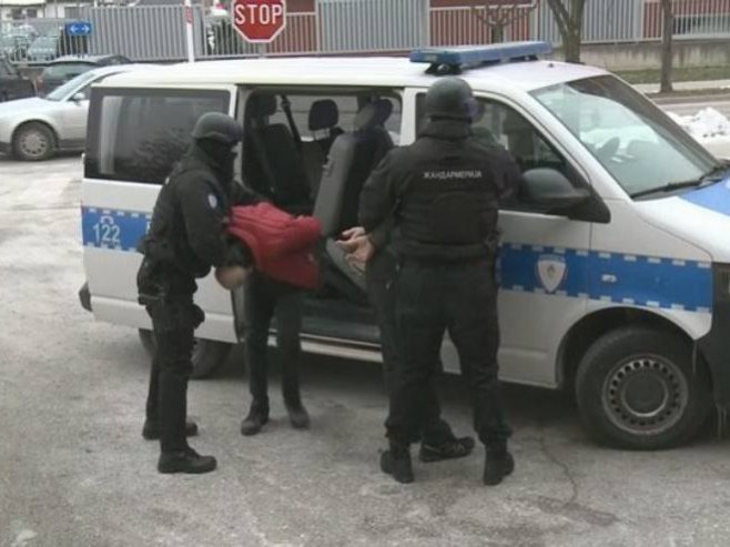 Спровођеље у Тужилаштво ухапшених у акцији "Мет" Спровођеље у Тужилаштво ухапшених у акцији "Мет" - Фото: РТРС