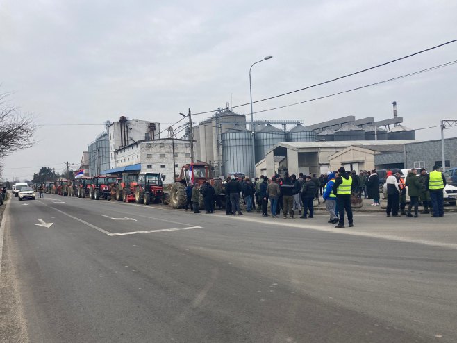 Протест пољопривредника у Дубици Протест пољопривредника у Дубици - Фото: РТРС