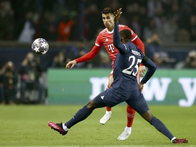 PSŽ - Bajern Minhen (foto: EPA-EFE/MOHAMMED BADRA) - 