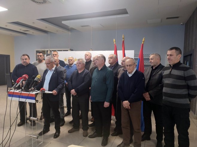 Ратни официри и команданти Војске и МУП-а Републике Српске Ратни официри и команданти Војске и МУП-а Републике Српске - Фото: РТРС