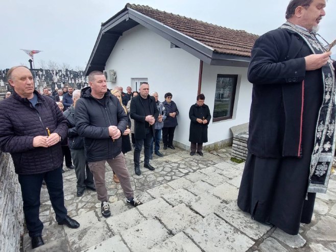 Парастос у Братунцу Парастос у Братунцу - Фото: РТРС
