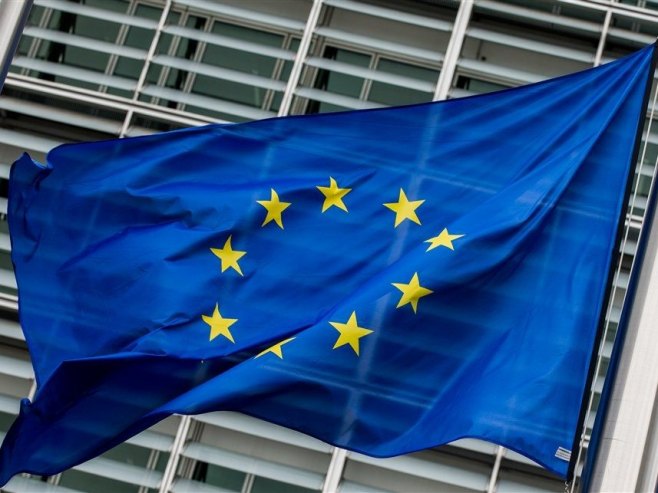 Застава Европске уније (Фото: EPA/STEPHANIE LECOCQ) - 