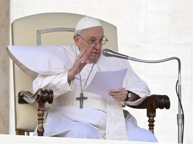 Папа Фрањо (фото: EPA-EFE / MAURIZIO BRAMBATTI) - 