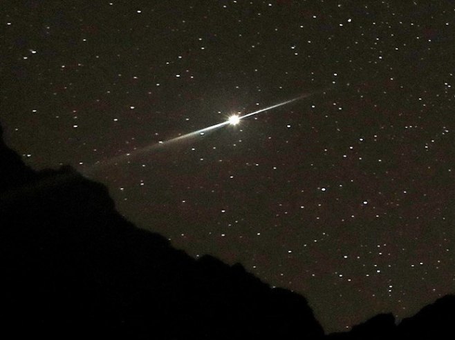 Метеорит (Фото: илустрација/EPA-EFE/GRZEGORZ MOMOT POLAND OUT) - 