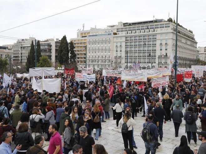 Протести у Атини (Фото: EPA-EFE/ALEXANDROS VLACHOS) - 