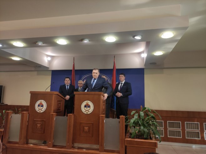 Прес владајуће коалиције Прес владајуће коалиције - Фото: РТРС