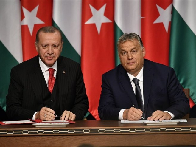 Ердоган и Орбан (Фото: EPA-EFE/ZSOLT SZIGETVARY) - 
