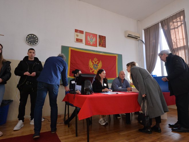 Црна Гора - избори (фото:TANJUG/ ZORAN ŽESTIĆ/ nr) - 