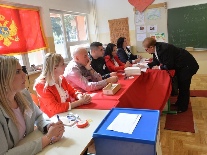 Предсједнички избори у Црној Гори (фото: TANJUG / ZORAN ŽESTIĆ) Предсједнички избори у Црној Гори (фото: TANJUG / ZORAN ŽESTIĆ) -