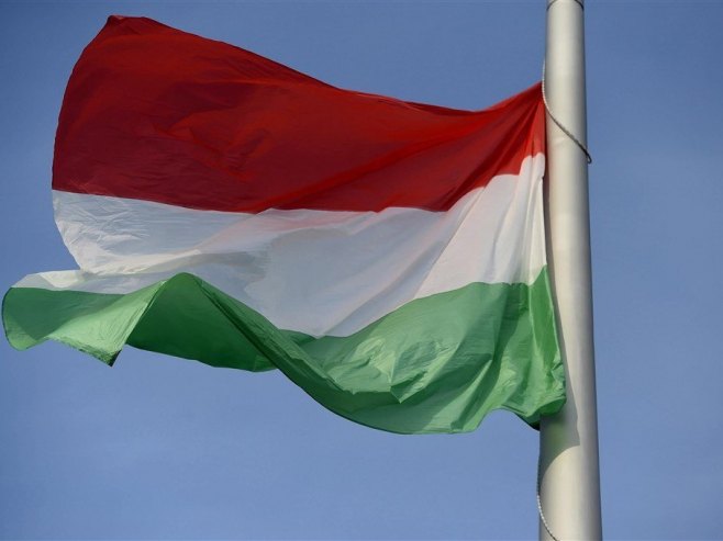 Мађарска застава (Фото:  EPA/NOEMI BRUZAK) - 