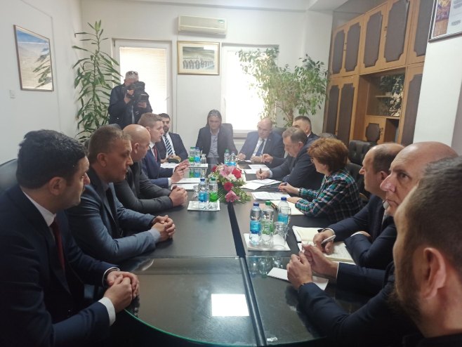 Састанак са руководством општине Гацко Састанак са руководством општине Гацко - Фото: РТРС