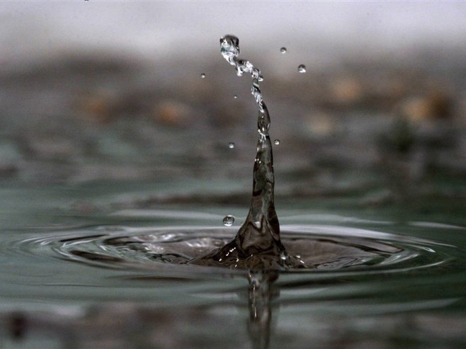 Вода (Фото: EPA/ATTILA KOVACS/илустрација) Вода (Фото: EPA/ATTILA KOVACS/илустрација) -